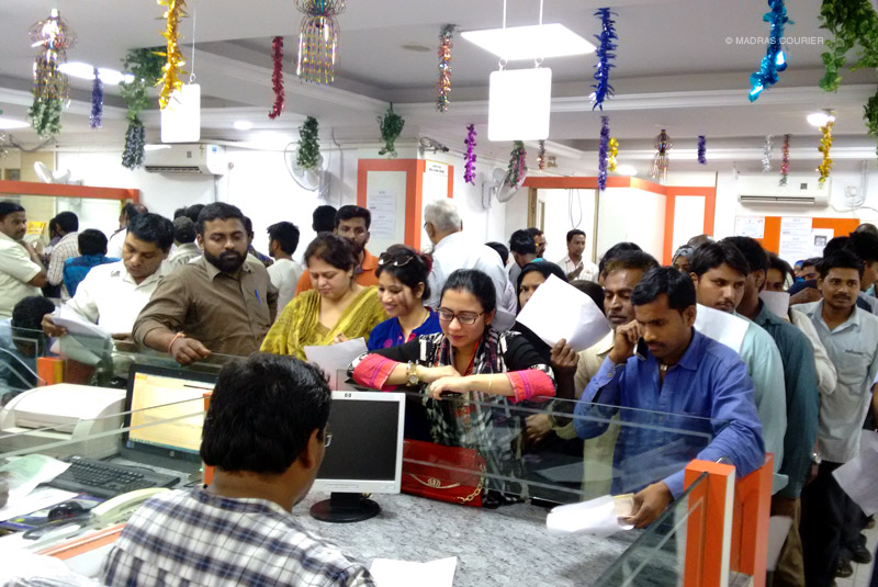 Bank_queues-India_madras-courier