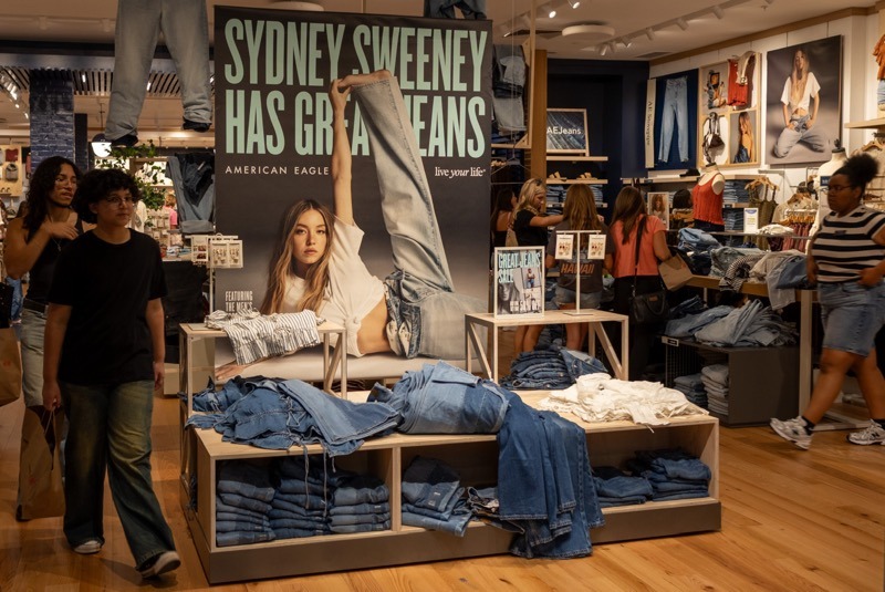 sweeney-jeans-madras-courier