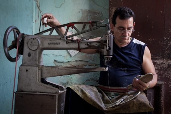 Cuba-Madras-Courier